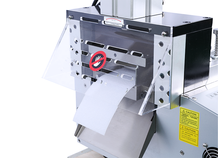 Computergestuurde tapesnijmachine (ronde hoek) JM-130R